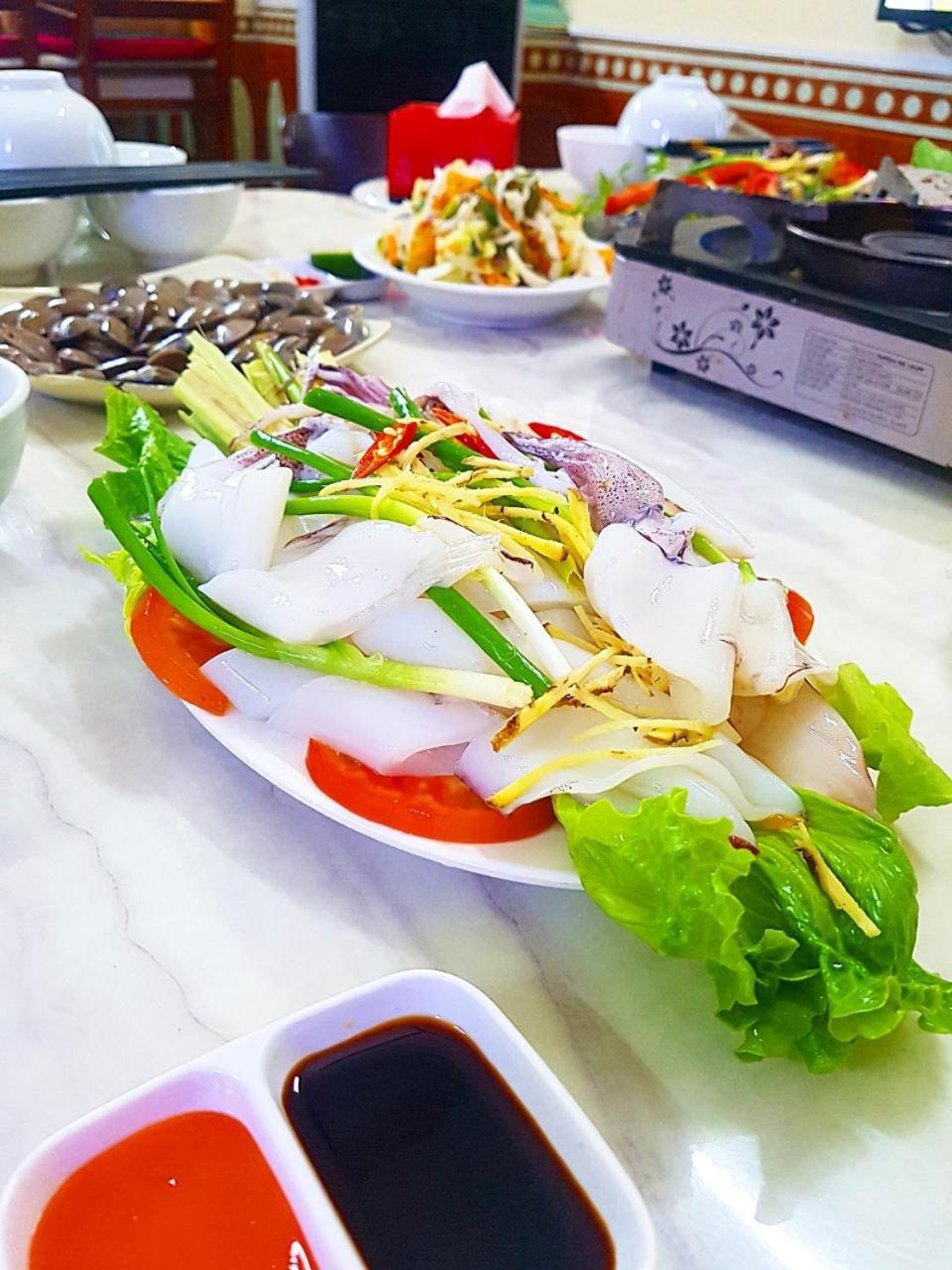 Nha Nghi Viet Khanh ハロン エクステリア 写真